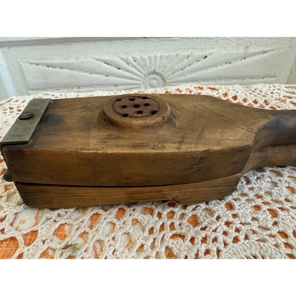 Antique Wooden Handheld Citrus Lemon Press Juicer With Metal Hinges & Rustic Fin - Picture 8 of 13